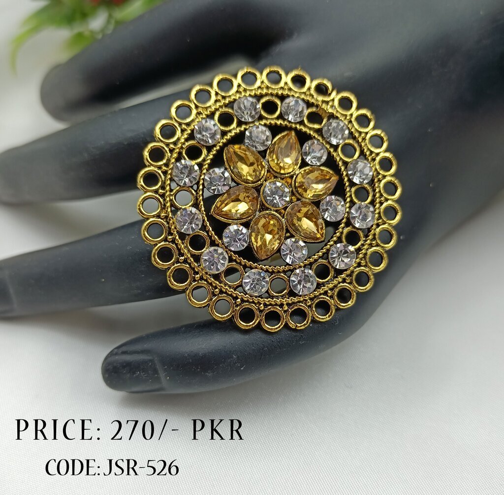 Buy quality 22kt 916 Yellow Gold Ladies Ring Indian Classic Design in  Ahmedabad