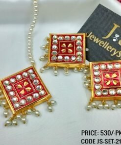 Traditional Kundan Earrings with Maang Teeka Set
