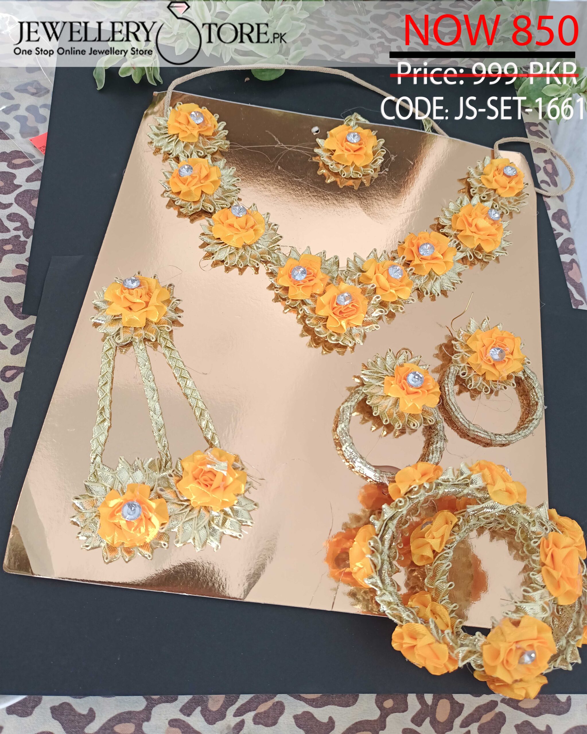 bridal jewellery for haldi and mehndi | Mango Galore |