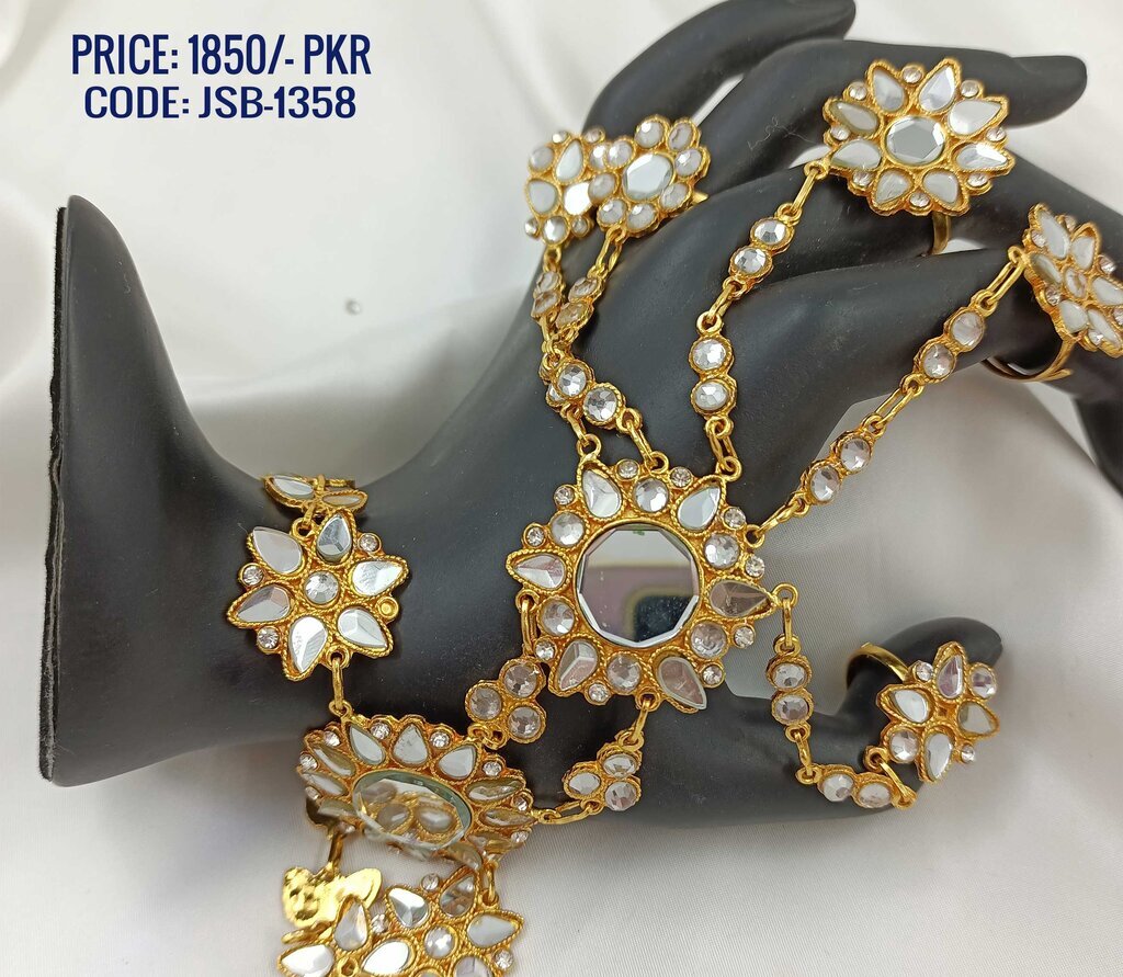 Buy Online Beautiful Gold Plated Hath Phool Online | Panja Bracelet For  Women From I Jewels