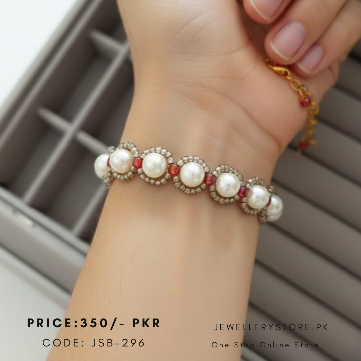 Hand made charm bracelet _20251124_165435_0000