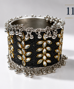 Kundan Noir Cuff Bangle